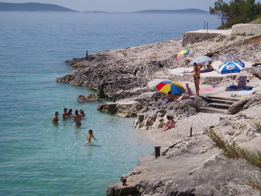 Apartments Niko Trogir Exteriör bild