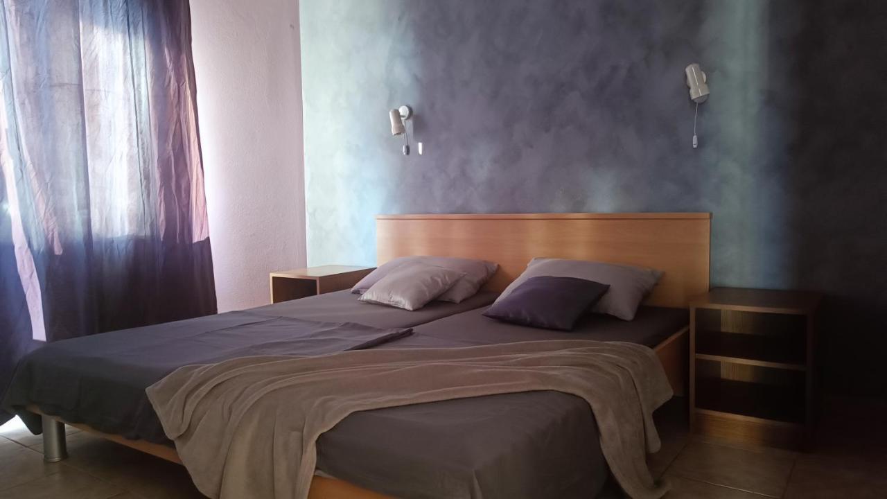 Apartments Niko Trogir Exteriör bild
