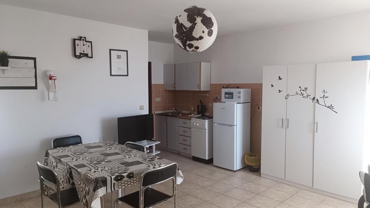 Apartments Niko Trogir Exteriör bild